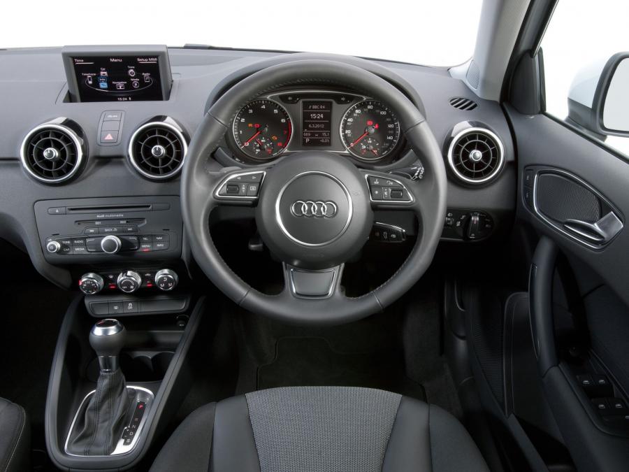 Торпедо Audi A1 Sportback TFSI 2012 года  (UK) (фото 16 из 21)
